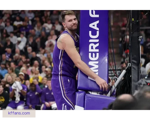 东契奇腿筋二级拉伤无限期休战 湖人前景堪忧恐无缘所有评奖